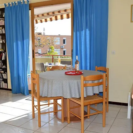 Le Lavandou, 2 Pieces, 4 Personnes - Fr-1-251-282 Appartement